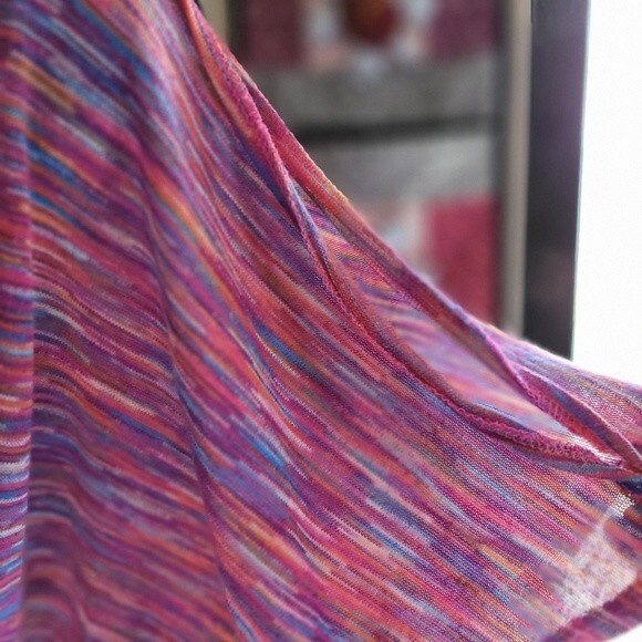 Almost Famous Red/Pink Striped Cold/Open Shoulder Asymmetrical Blouse Size Large - Picture 6 of 8